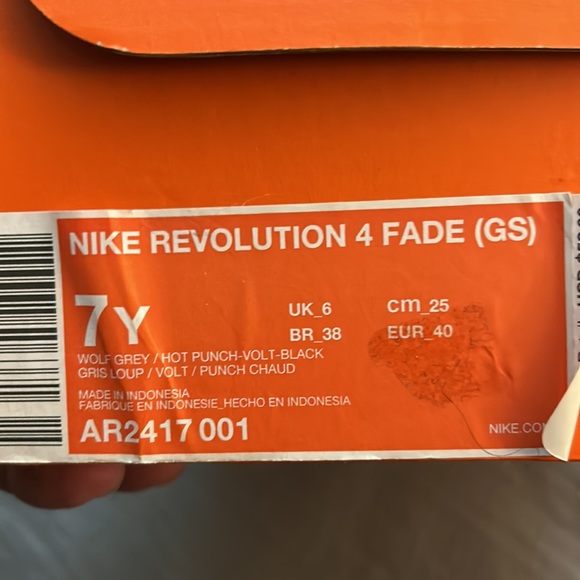 Brand new in box  never worn daughter wouldn’t wear - Picture 6 of 7